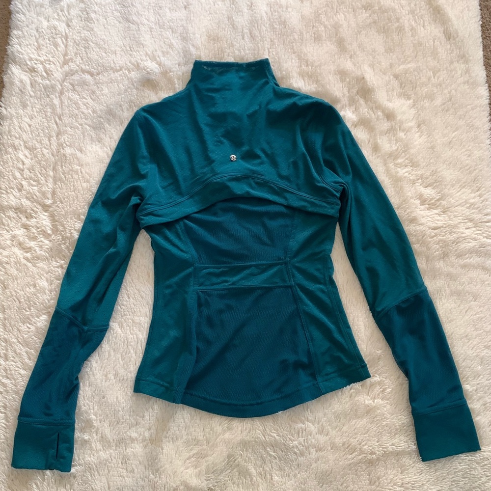 Lululemon Beautiful green jacket (size 4)